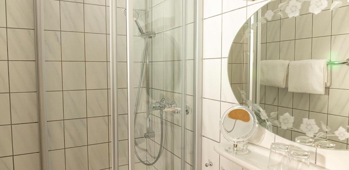 Hotel Garni Zum Hirschen イプホーフェン エクステリア 写真