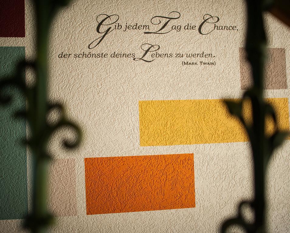 Hotel Garni Zum Hirschen イプホーフェン エクステリア 写真