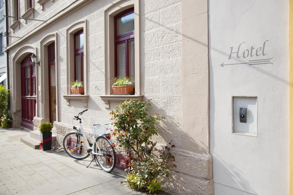 Hotel Garni Zum Hirschen イプホーフェン エクステリア 写真